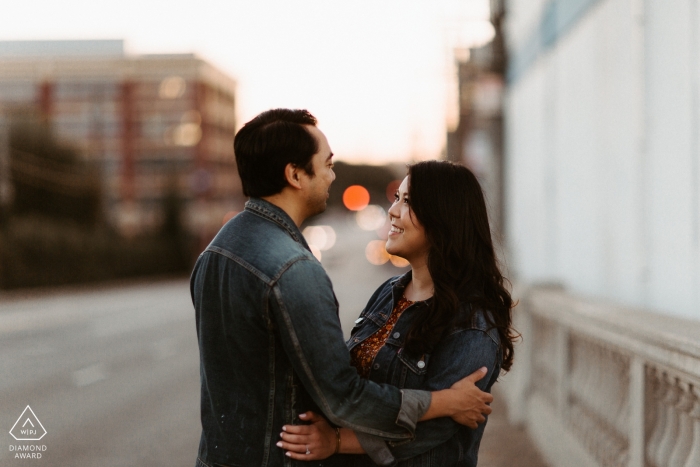 Foto von: <a href="https://www.wpja.com/photos/diamond-award-top-wedding-engagement-photographer/2546840"> Darren Hendry - Pasadena California Verlobungsshooting in Downtown Los Angeles, Kalifornien - Eine ruhige Paar-Portrait-Session in DTLA