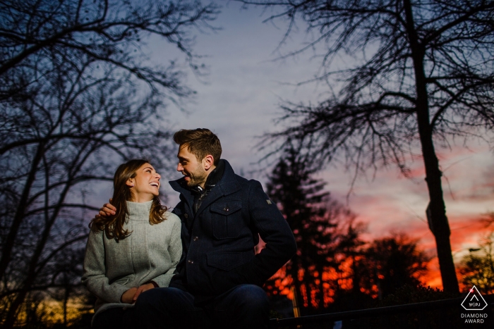 Photo par: <a href="https://www.wpja.com/photos/diamond-award-top-wedding-engagement-photographer/2546870"> Miguel Gonzalez - Abington en Pennsylvanie Princeton Engagement Photos "Je ne pouvais pas arriver au coucher du soleil à temps sans conduire, j'ai trouvé un banc sur lequel ils pourraient s'asseoir pour essayer de l'obtenir. Il y a des voitures et la rue derrière nous."