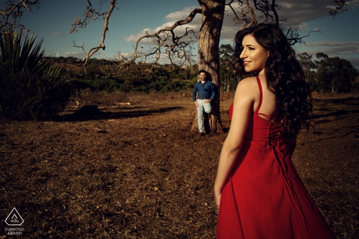 Photo by: <a href="http://www.wpja.com/photos/diamond-award-top-wedding-engagement-photographer/2547009">Claudia Amorim - Goiânia Goias Brazil - Caraíba Pré-wedding portraits with engaged couple.
