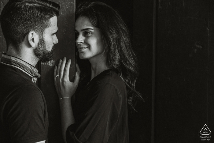 Engagement Photography for Tibães monastery - The couple exchange looks 