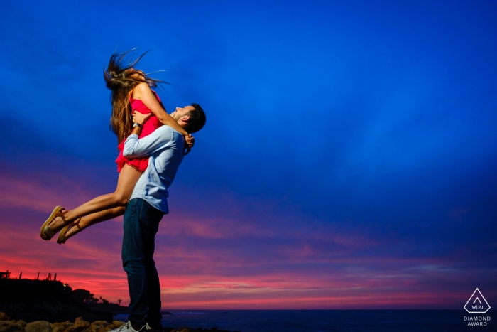 Photo: <a href="https://www.wpja.com/photos/diamond-award-top-wedding-engagement-photographer/2550766"> Toni Miranda - Alcoy Alicante Photographie de fiançailles pour Valence - Portrait contient: coucher de soleil, coloré, couple, ciel, ascenseur