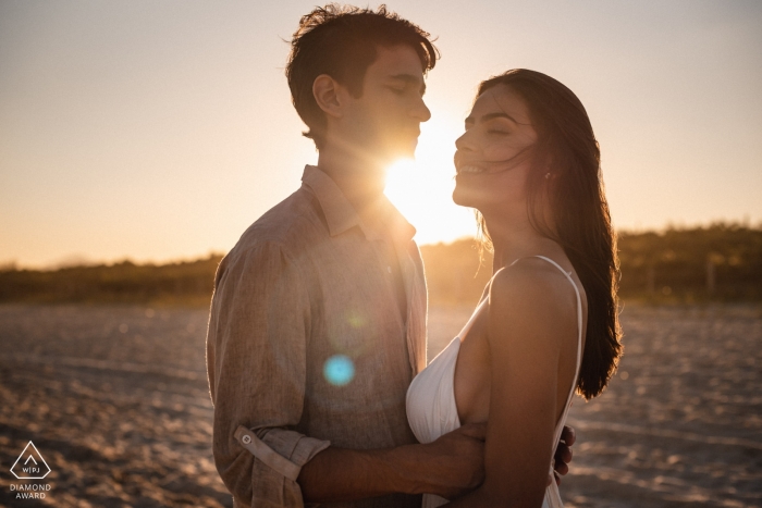 Engagement Photos from Barra da Tijuca - RJ - Brazil - close your eyes and feel each other