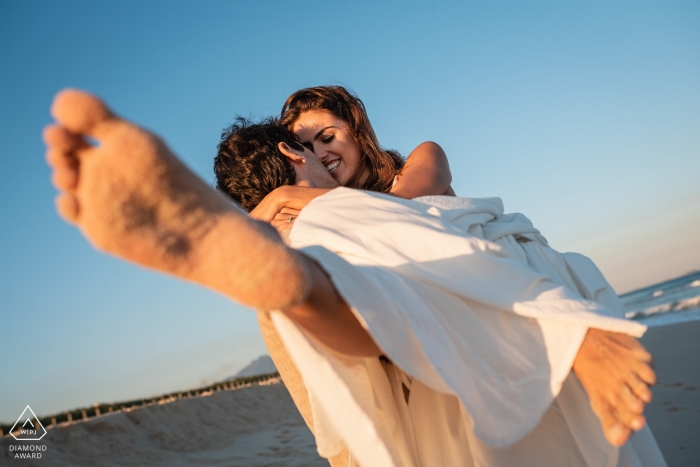 Photo by: <a href="https://www.wpja.com/photos/diamond-award-top-wedding-engagement-photographer/2551480">Bruno Montt - Rio de Janeiro Rio de Janeiro Engagement Photography for Barra da Tijuca - RJ - Brazil | Take your beloved and run to the sea, live now.