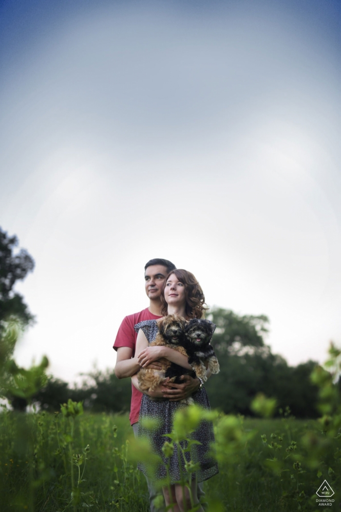 Foto von: <a href="https://www.wpja.com/photos/diamond-award-top-wedding-engagement-photographer/2551694"> Tanja Ruderes - Graz Verlobungsporträt aus Graz | Junges Paar in der Sommersonne