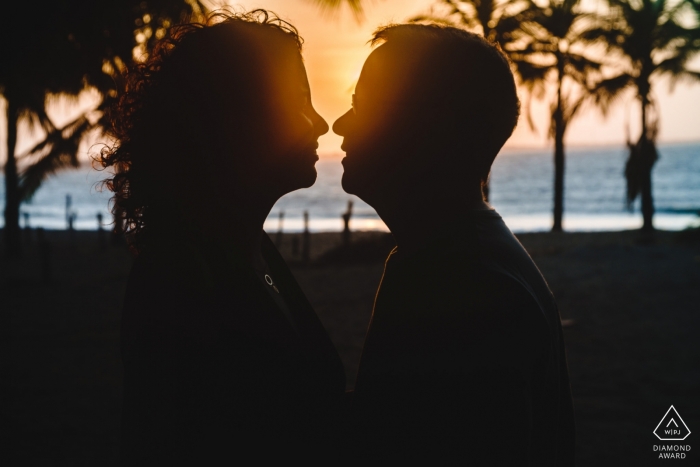 Photo by: <a href="https://www.wpja.com/photos/diamond-award-top-wedding-engagement-photographer/2552446">Carlos de Andrade - Parnaíba Piaui Piaui Brazil Pre Wedding Photo Shoot at the Beach at Sunset