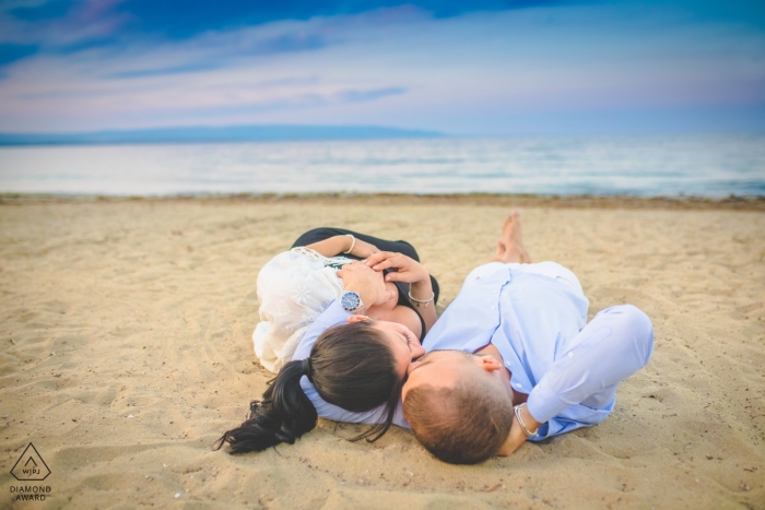 Pachino beach engagement portraits - love in sicily 