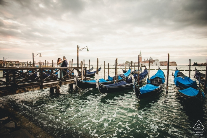 Photo by: <a href="https://www.wpja.com/photos/diamond-award-top-wedding-engagement-photographer/2554534">Carlo Bettuolo - Venezia Venezia Venice Pre-wedding photography sessions at the water in Italy