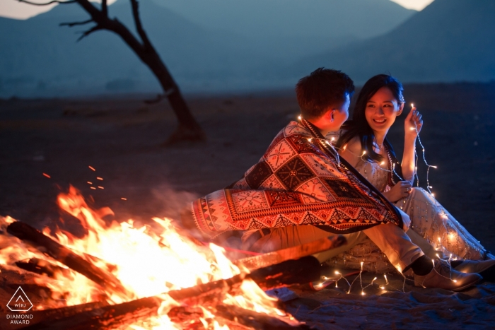 Bromo Mount, Indonesia Prewedding Portraits with a Camp fire for the couple Bromo Mount, Indonesia Prewedding Portraits | Camp fire for the couple