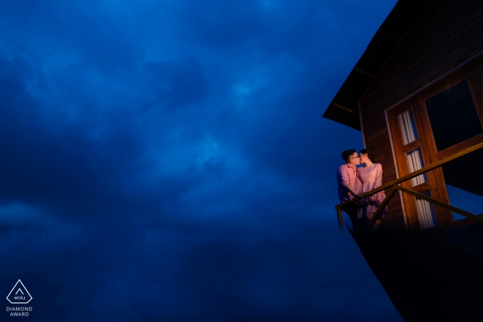 Rustikales Haus, Vietnam-Verpflichtungs-vorhochzeitliche Fotoaufnahme