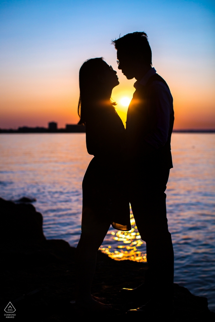 Séance d'engagement à Stoney Creek, Ontario - Séance de photo avant le mariage à la plage