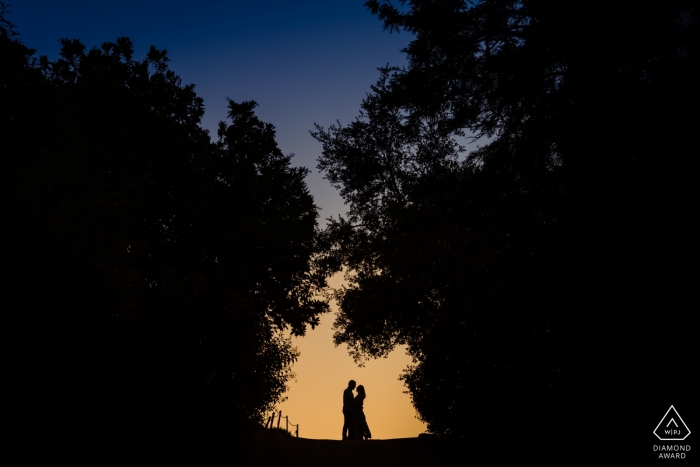 Sonnenuntergangs-Silhouetten-Session in Los Angeles, Kalifornien – Porträts vor der Hochzeit in der Abenddämmerung