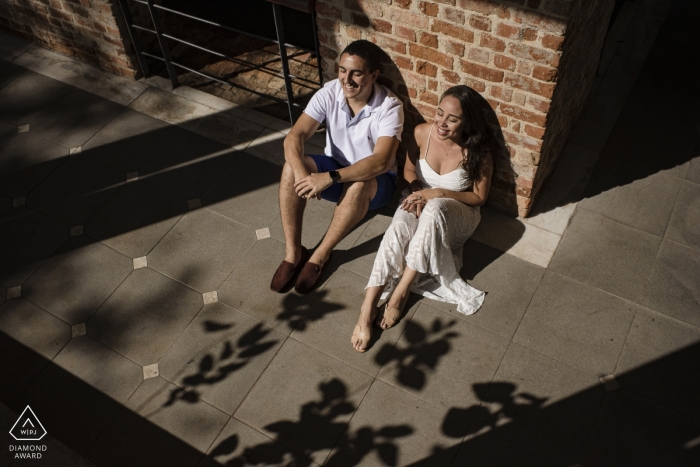 Foto: <a href="https://www.wpja.com/photos/diamond-award-top-wedding-engagement-photographer/2559975"> Clara Sampaio - Rio de Janeiro Rio de Janeiro Rio de Janeiro, Brasilien - Sonnenlicht erleuchtet das Engagement dieses lieben Paares