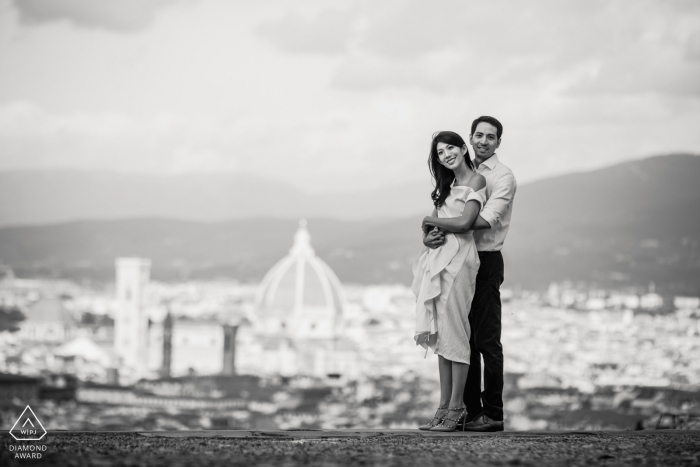 Pre Wedding in Florence - portrait of a couple in Piazzale Michelangelo 