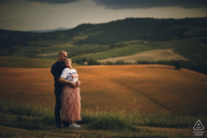 Photo by: <a href="https://www.wpja.com/photos/diamond-award-top-wedding-engagement-photographer/2562827">Mirko Vegliò - Foligno Perugia Pre Wedding Couple Portrait at Cappella di Vitaleta during Sunset