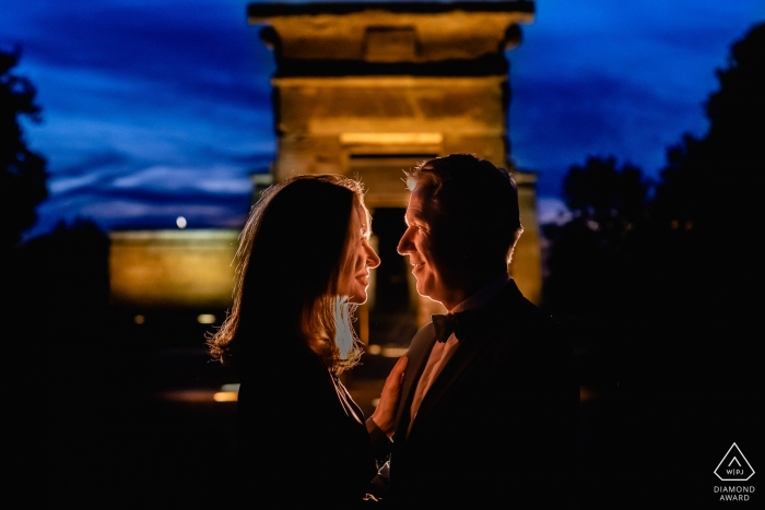 Madrid Sunset at the temple - Engagement photo with a light