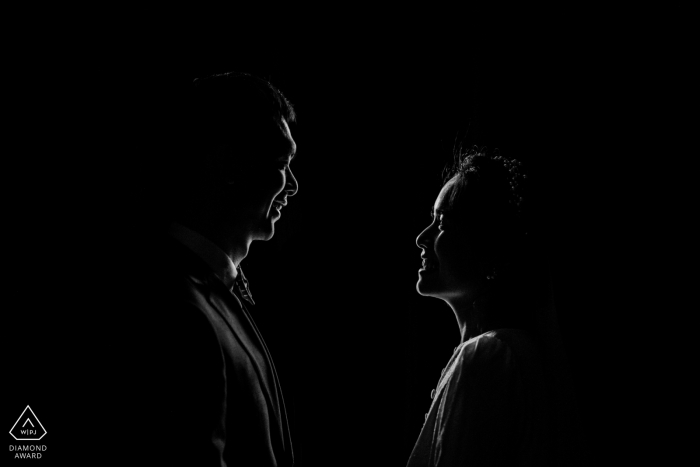 Fujian Fuzhou Pre Wedding Portrait con luz de borde en blanco y negro