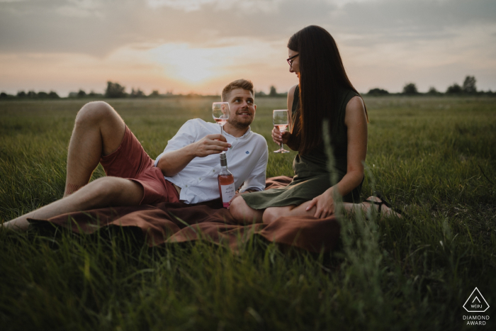 Oregszolok, Hungary Picnicking Couple - Wine at the Portrait Session 