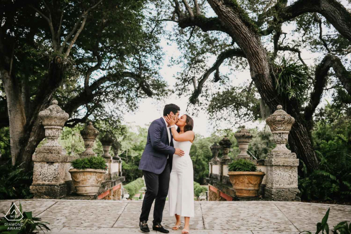 Foto di fidanzamento scattate al Museo e giardini di Vizcaya, Miami, FL