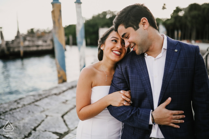 Ritratto di fidanzamento al Museo e giardini di Vizcaya, Miami | Sessioni fotografiche pre-matrimonio FL