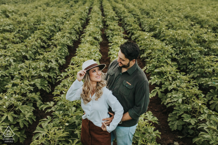 Minas Gerais, Brasilien Paar auf Plantage | Fotosession vor der Hochzeit