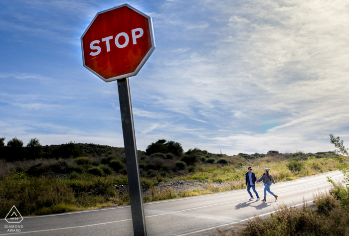 Fotografia de noivado Almeria - ótima tarde de entretenimento durante a sessão de fotos de casal