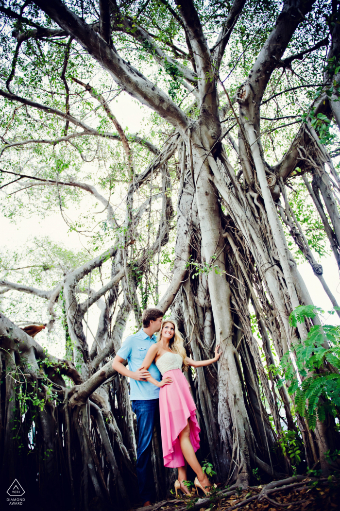 Floride Key West pré mariage photo sous l'arbre