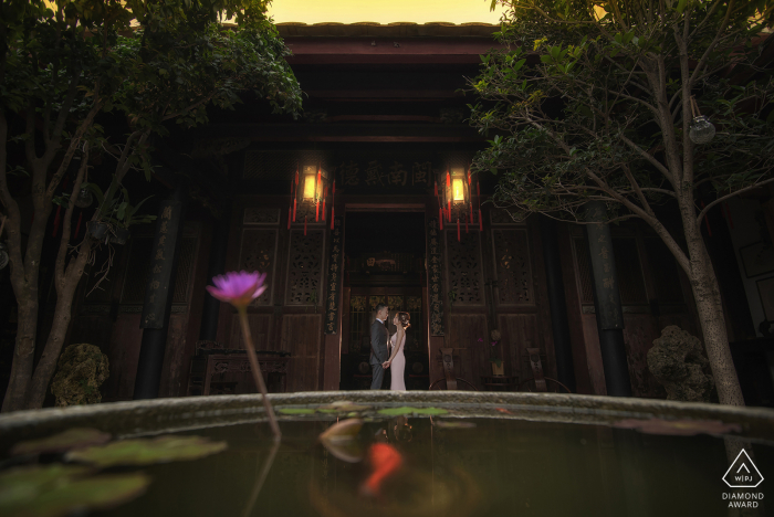 Photo by: <a href="https://www.wpja.com/photos/diamond-award-top-wedding-engagement-photographer/2580660">Xiao Ma - Shenzhen XIAMEN Pre Wedding Portrait - Beautiful love by the water