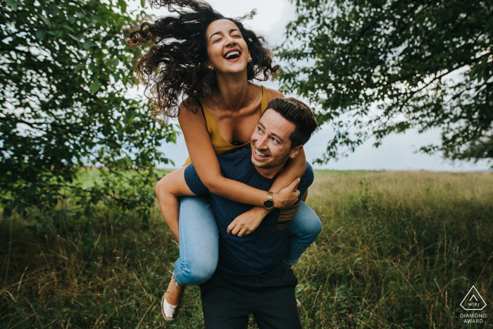 Photographie de couples fiancés | Dettingen an der Erms, prise de vue dans la nature