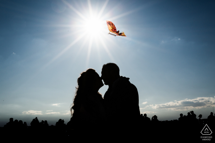 Fotos de compromiso | villa borghese - Roma - Italia - un beso en siluetas bajo el cielo de Roma