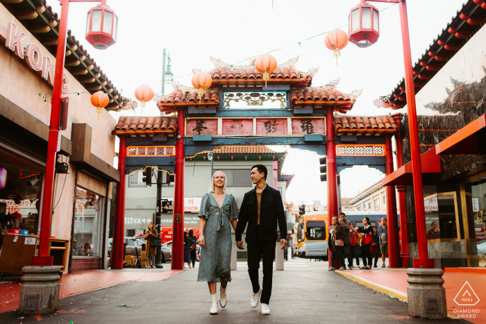 Sesión de pareja comprometida | Paseando por China Town