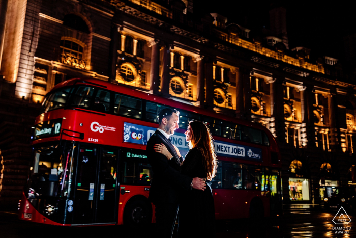 UK engagement session - Night portraits in London 