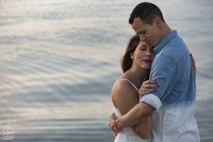 Píer Mauá, Rio de Janeiro, Brazil - engagement portrait - Life with you is calmer. The sea water lulls our love.