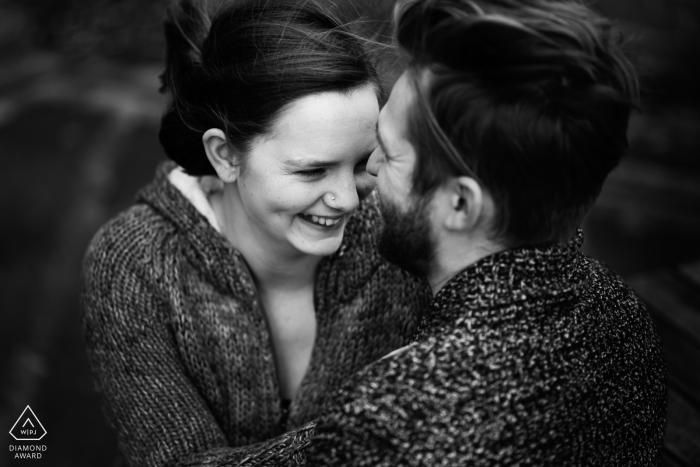 Engagement session of a couple at the hotel garden Engagement session of a couple at the Holiday Inn Corby