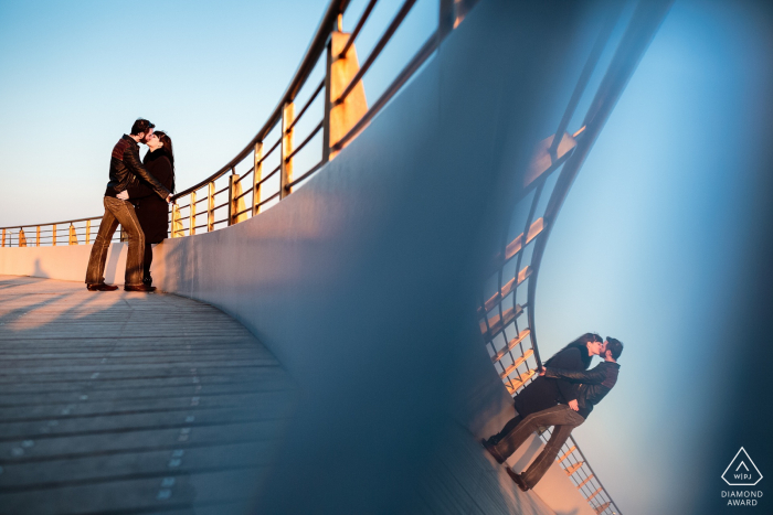 Grado, Italy prewedding portrait session - Geometries and kisses