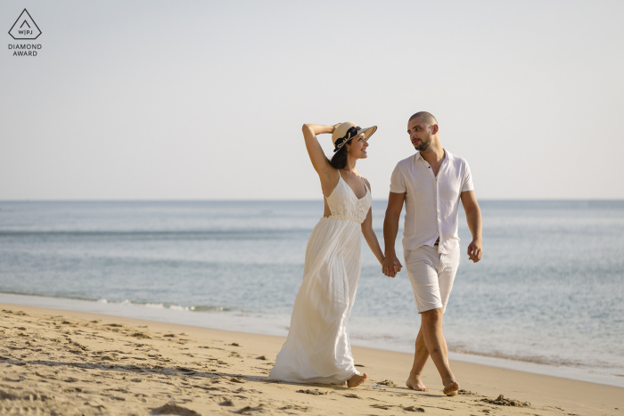 Portraits avant le mariage sur l'île de Phu Quoc - mer bleue, soleil, vous et moi