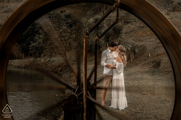 prewedding engagement portrait session at the water in Espírito Santo, Brazil 