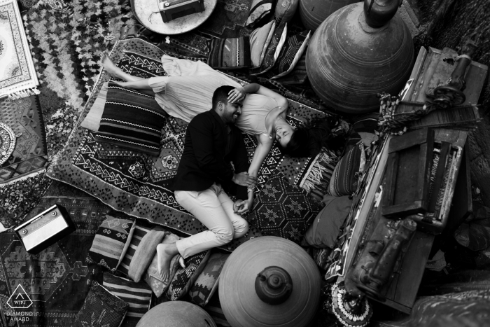 Cappadocia, Turchia overhead engagement portrait