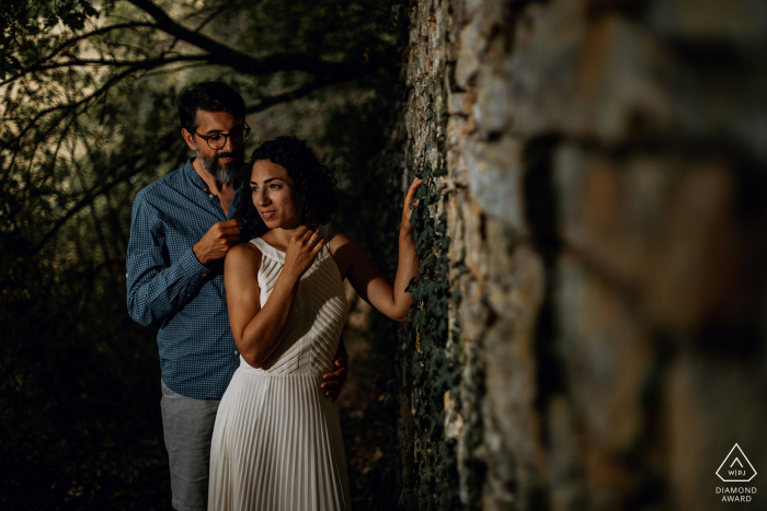 Sesión de amor en el campo de Lyon unos meses antes de su boda en Poleymieux-au-Mont-d'Or