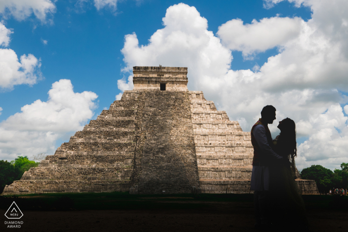 Chitzen Itza, Mexique Love Engagement tourné sur un point et tirer car l'équipement professionnel n'était pas autorisé sur place