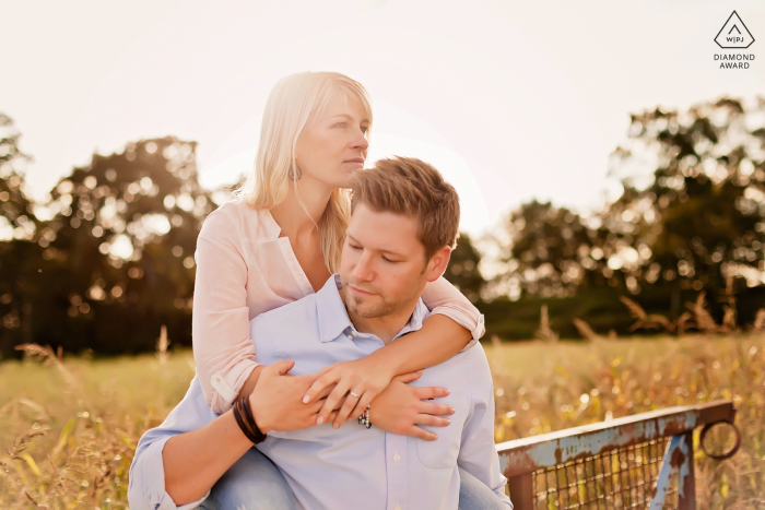 Dortmund engaged couple picture during a lovebirds session in the afternoon sunlight near the farm fields