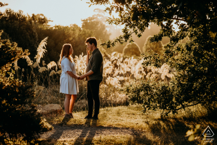 Halsweh Quarry Park, Christchurch, NZ E-Sitzung zum Umweltengagement bei Sonnenuntergang