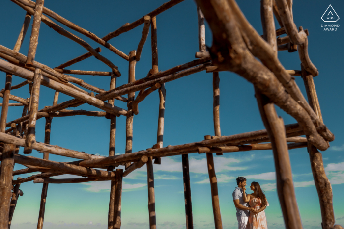 Japaratinga environmental engagement e-session - "Since they are engineers, I decided to use the elements that were on the beach to compose the photograph"