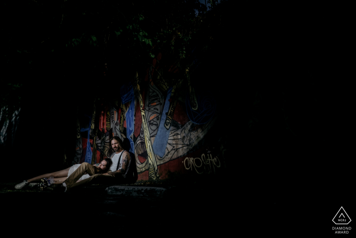 São Paulo, Brasilien Portrait-E-Session mit urbanen dunklen Tönen