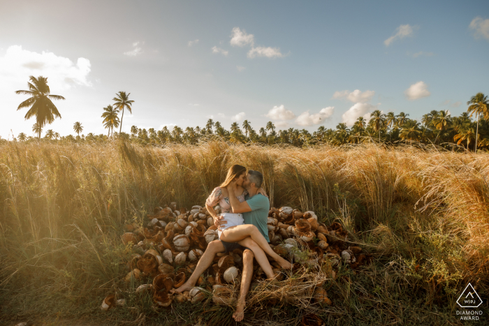 A pre wedding photoshoot from Patacho, Alagoas near the remains of fruits from the region with colors and contrasts that were perfect