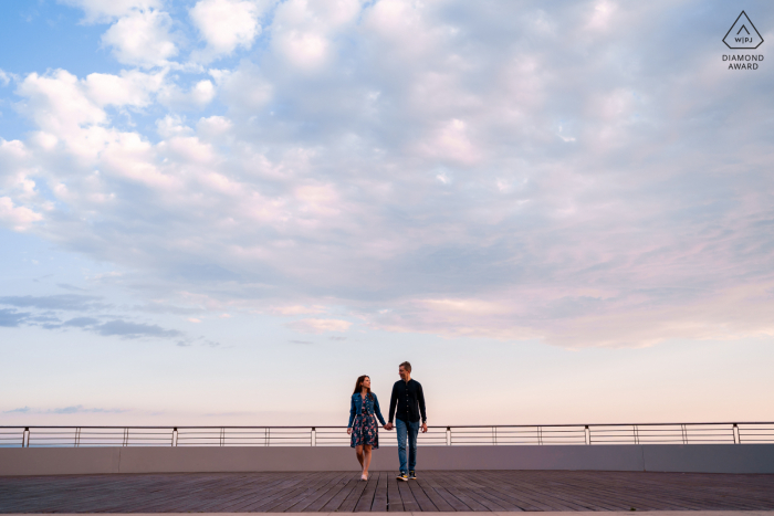 A Grado beach portrait shows a unique way this newly engaged couple is announcing their Italy engagement. The session took place in Grado, a island town in the north-eastern Italian region of Friuli-Venezia Giulia