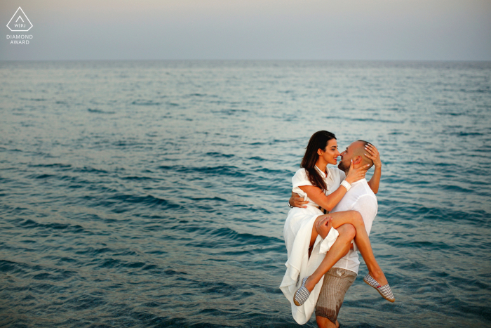 A Mar Ionio, Caulonia Marina Beach, Reggio Calabria Sesión de retratos de pareja junto al mar