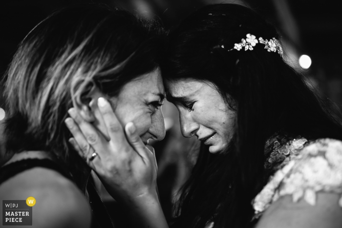 Photo by: <a href="https://www.wpja.com/contests/2018-v06-photography-competition/best-wedding-photographers/2212996">Julian Kanz - Portofino Genova</a> Black-and-white photo. Face to face emotion.