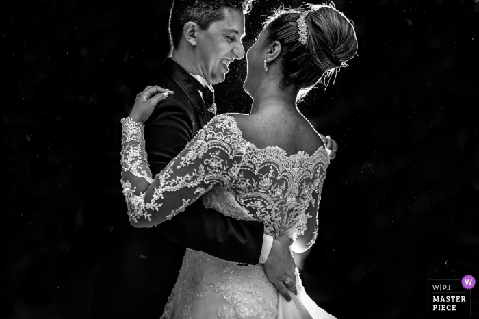 Photo by: <a href="https://www.wpja.com/contests/2018-v13/best-wedding-photographers/2289846">Vinicius Fadul - Campinas São Paulo</a> São Paulo Wedding Photojournalist | Brazil first dance photo in black-and-white