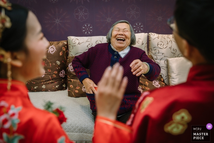 Photo by: <a href="https://www.wpja.com/contests/2018-v15/best-wedding-photographers/2311531">Xiaoshui Zhao - Yuxi Yunnan</a> Traditional ceremonial wedding tea - China wedding photographer