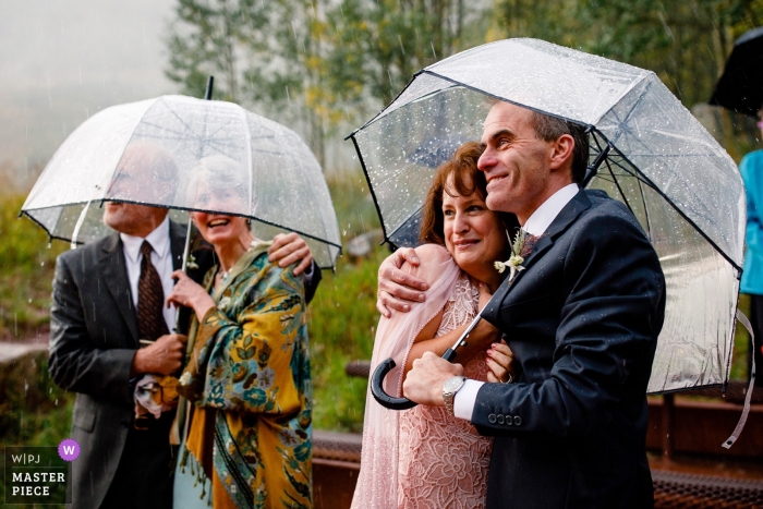 Kastanienbraune Glocken Aspen Hochzeit | Eltern tränken alles in | Aspen, CO